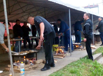 U susret Vaskrsu: Udruženje "Riba" priprema 330 obroka za najugroženije sugrađane