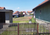 Izdaje se kuća (60m2) sa placem (750m2) u naselju Pet jezera.Sve informacije vib