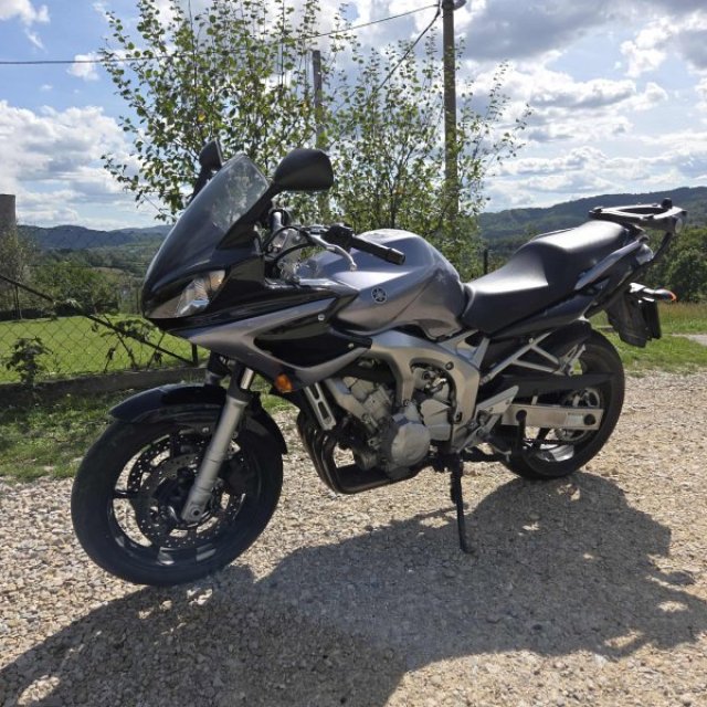 Yamaha Fazer 600