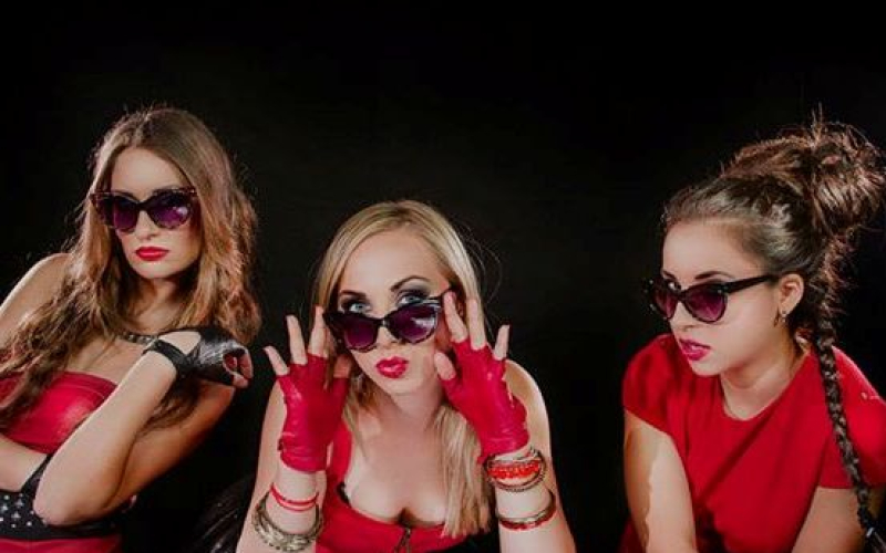 Girls boys & toys bend