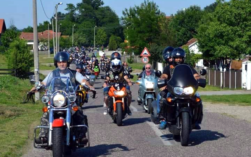 16. Moto skup