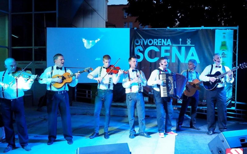 Ansambl "Stara priča"