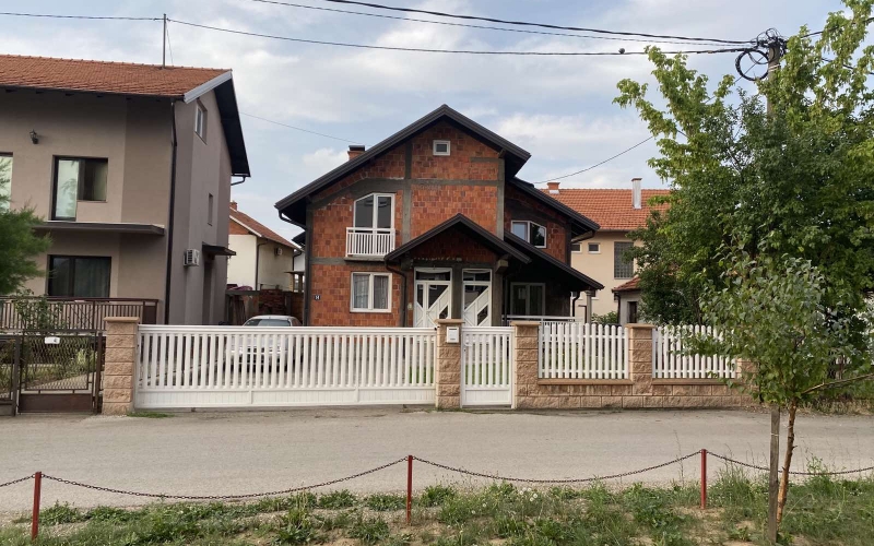 Kuća na prodaju, elitna lokacija u Bijeljini