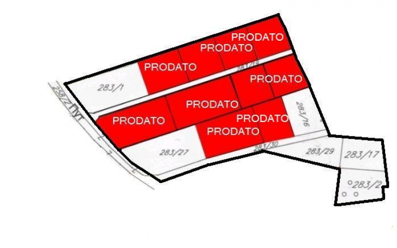 Prodajem placeve. Mogućnost parcelacije