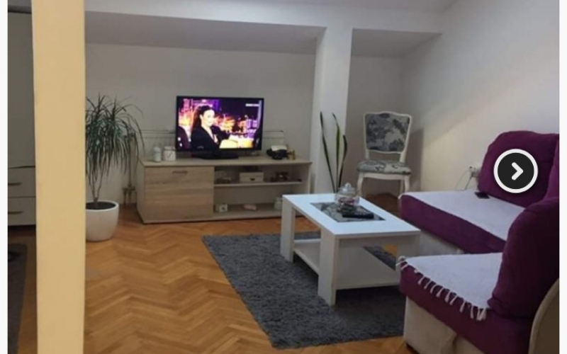 Prodajem polunamješten stan u Bijeljini