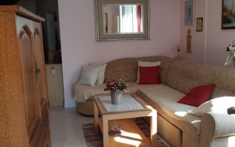Apartman i dva stana za izdavanje u Budvi