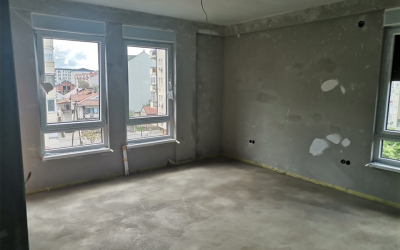 Prodajem stan 43m u izgradnji u samom centru Bijeljine