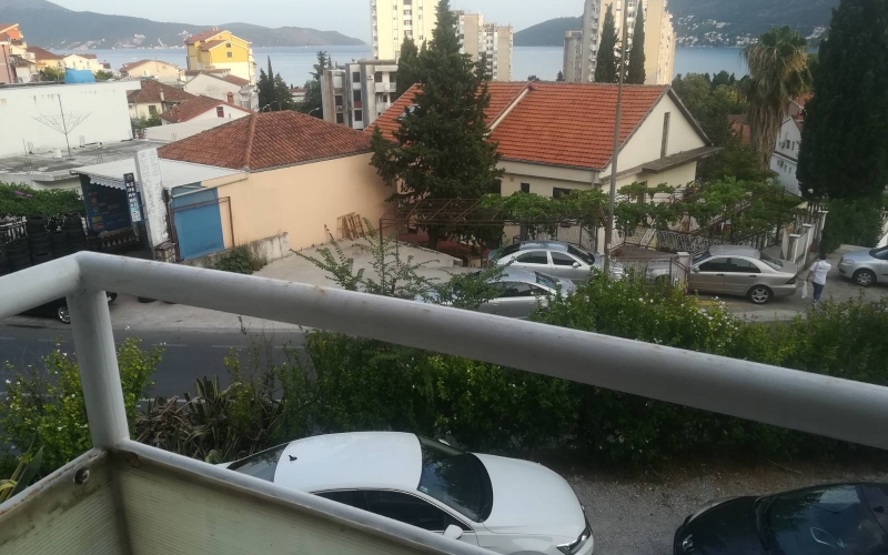 Izdajem apartman u Igalu