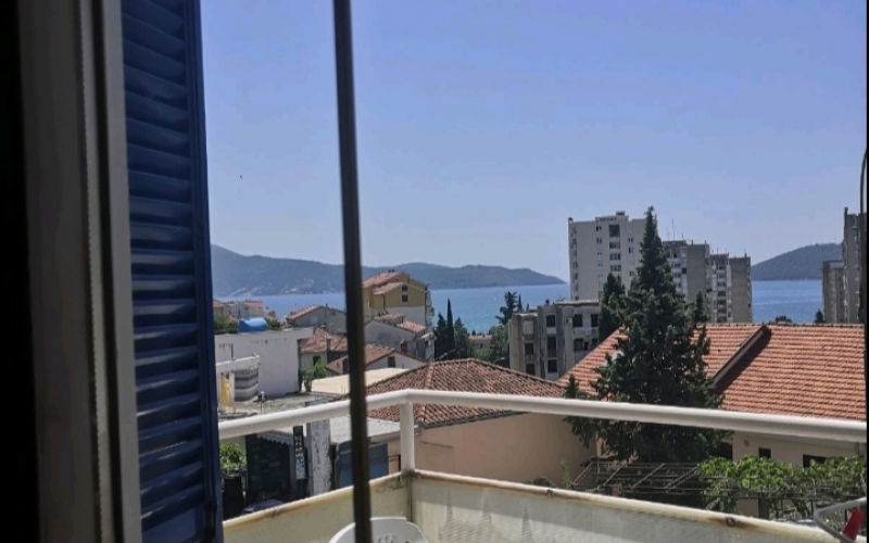 Izdajem apartman u Igalu