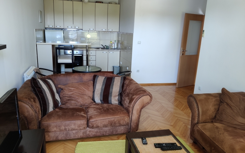 Namješten stan 46 m2 u centru