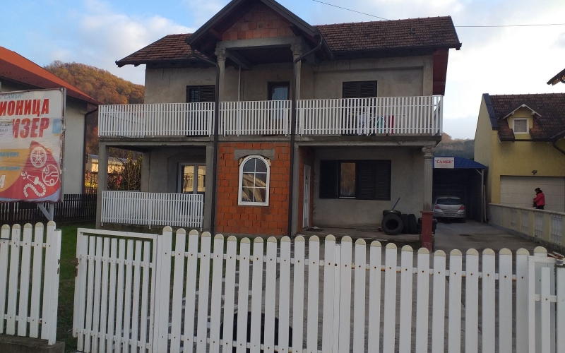 Prodajem kuću u Ugljeviku