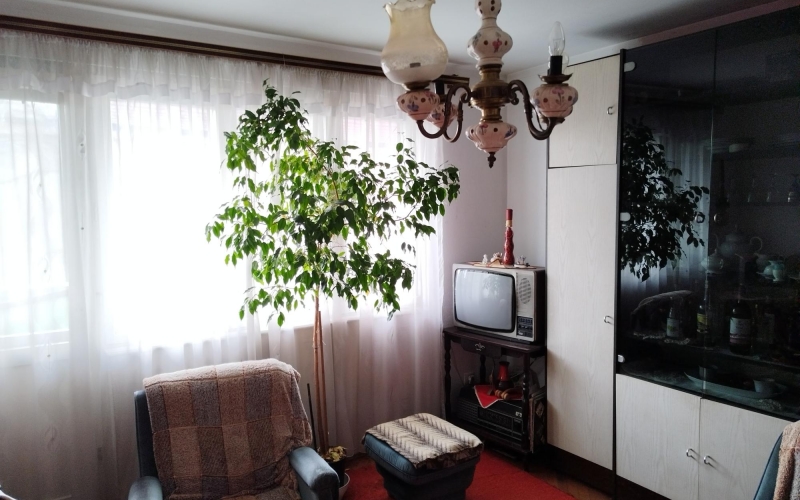 prodajem dvosoban stan u centru Bijeljine