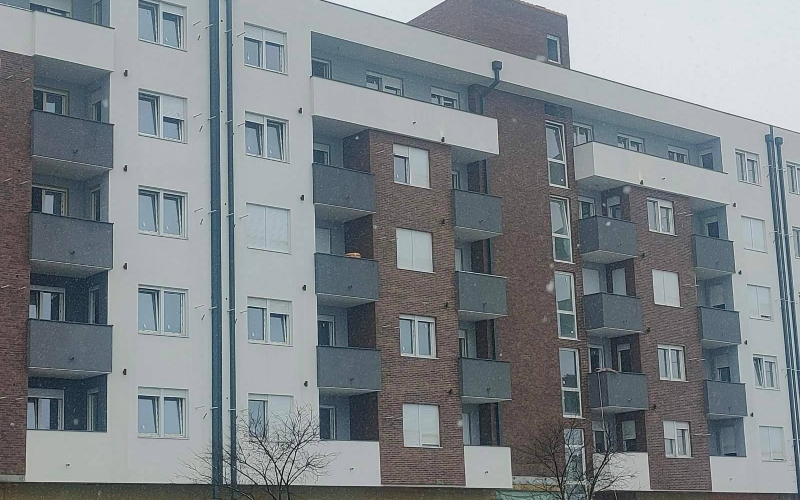 prodajem jednoiposoban stan 38m2 u Novom Sadu