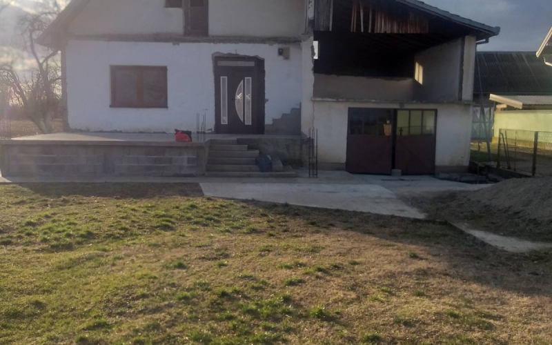 Prodajem kucu