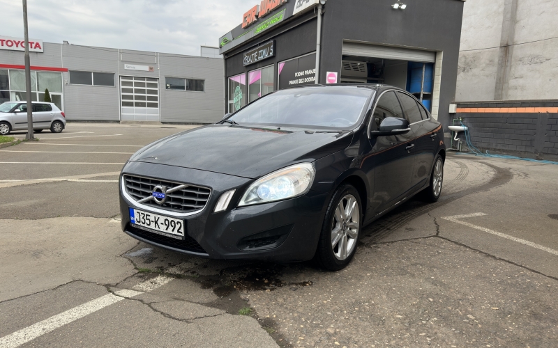 Volvo s60 D3 2.0 full led, navi, kuka