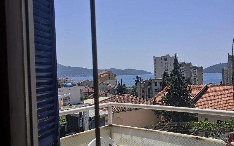 Izdajem apartman u Igalu