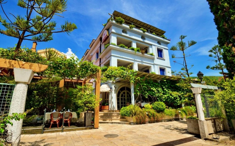 Potrebna osoba za mali vešeraj, za pranje i peglanje (5 apartmana i 15 soba)