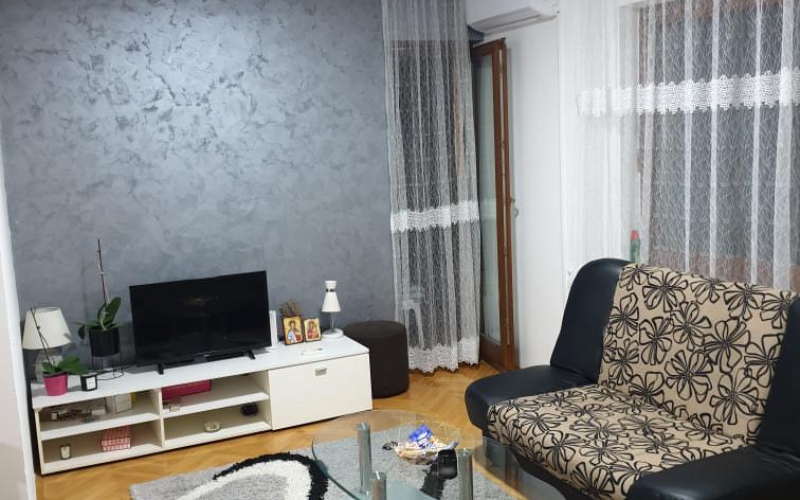 IZDAVANJE STANA