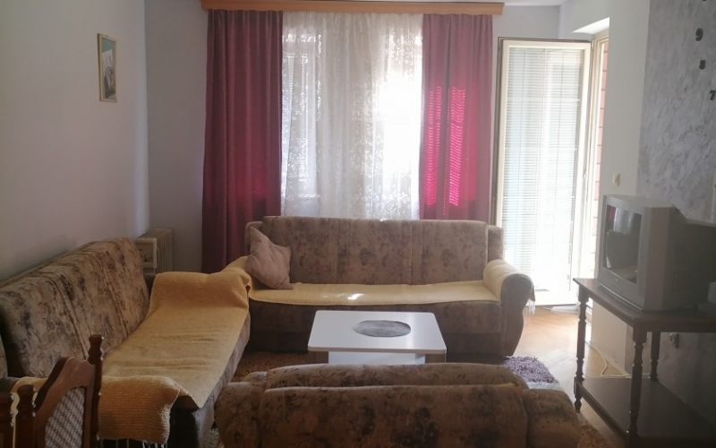 prodajem dvosoban stan 49m2 u centru Bijeljine