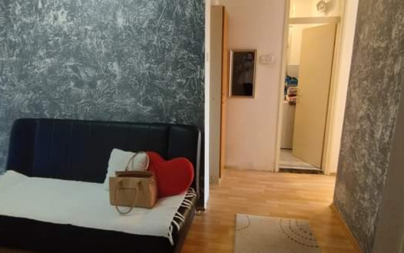 prodajem trosoban stan 64m2 u Bijeljina