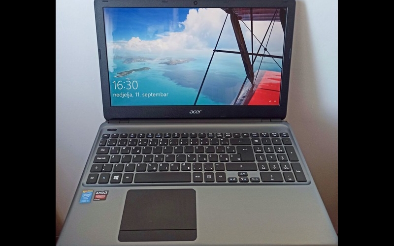 Laptop Acer 15.6"/i5 4200U/6GB/250GB SSD/HD 8670M