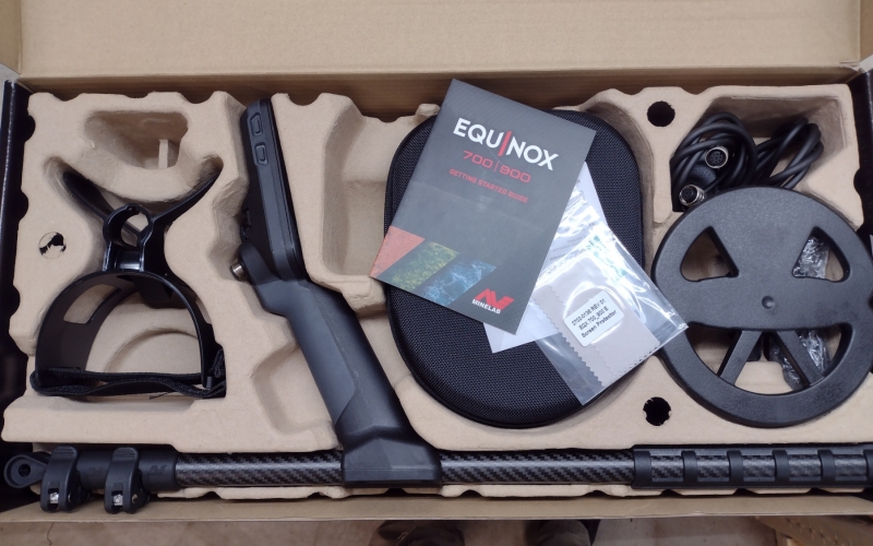 New Minelab Equinox 800 Metal Detector