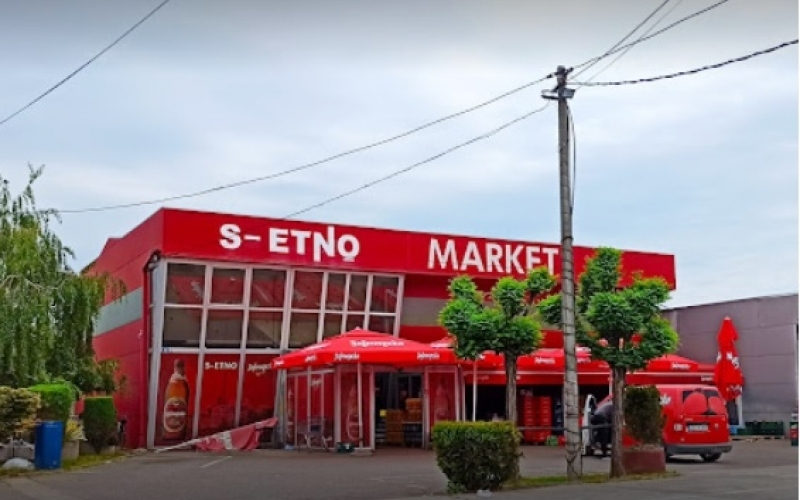 RADNIK U MARKETU I MAGACINU