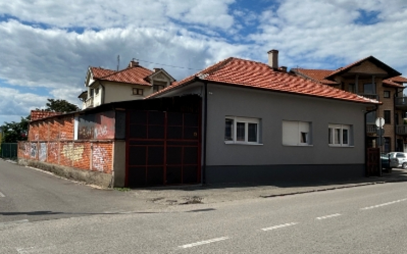 Prodajem kucu u Bijeljini