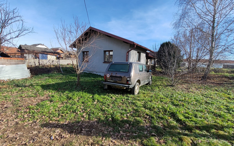Na  prodaju kuća u Popovima (Bijeljina)