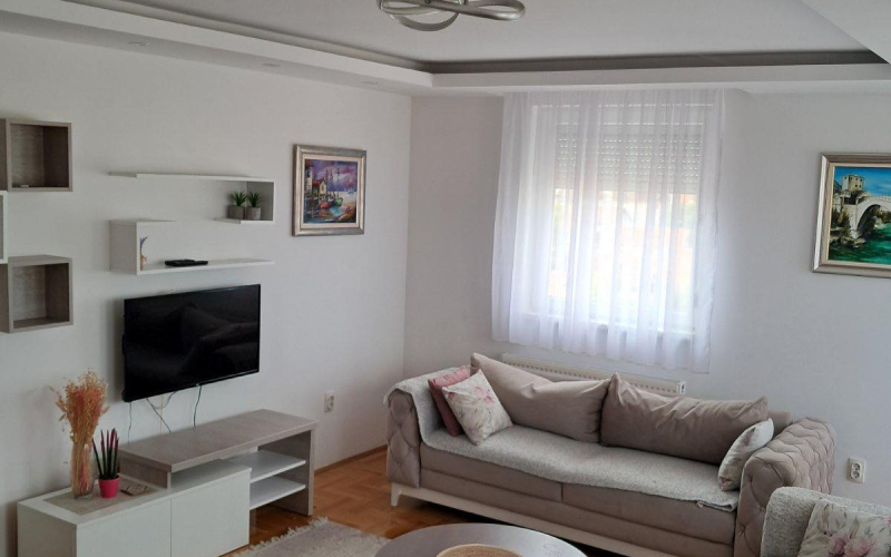 Na prodaju stan u centru trosoban 58m2 u Bijeljini