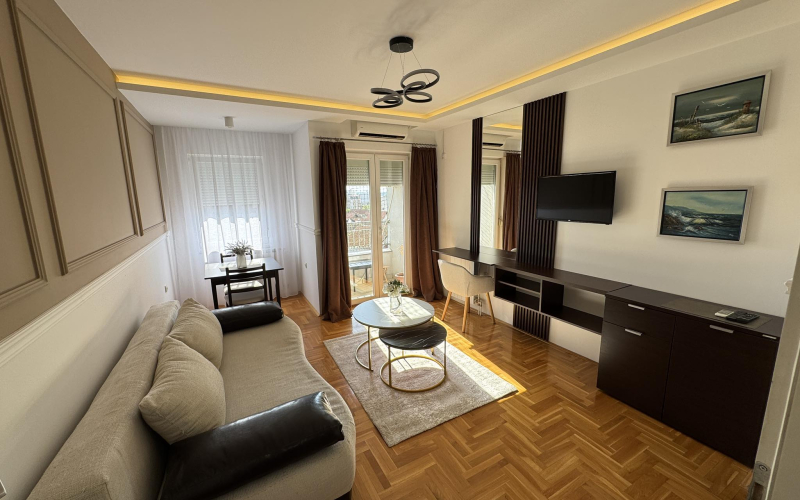IZDAJEM NAMJEŠTEN STAN 32m2, ul.Filipa Višnjića br. 1