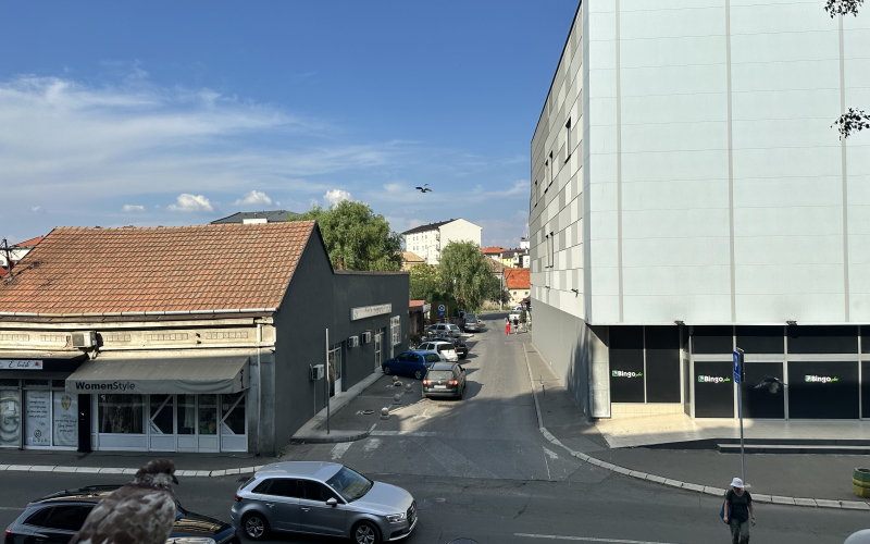 Prodajem trosoban stan 69m2 u centru Bijeljine