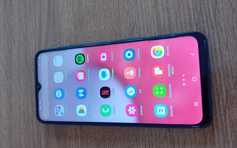 PRODAJEM TELEFON SAMSUNG A13