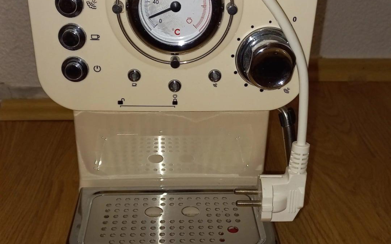 Aparat za espresso i kapućino Coral (Retro)