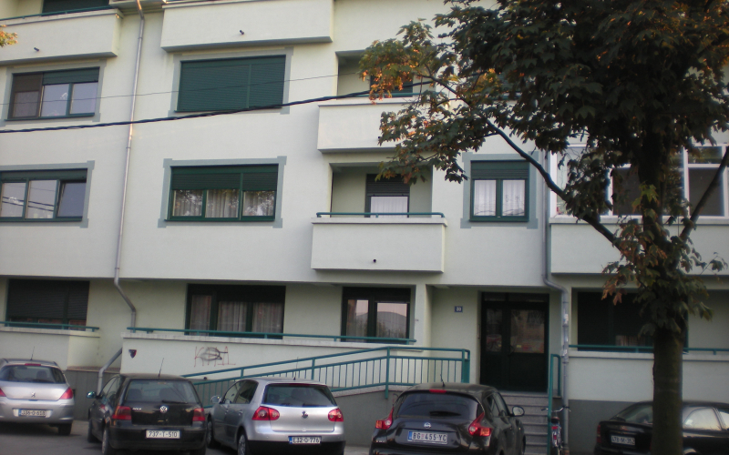 Izdajem namješten stan 30m2