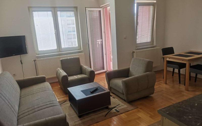 Na prodaju jednoiposoban stan od 38m2 u samom centru Bijeljine