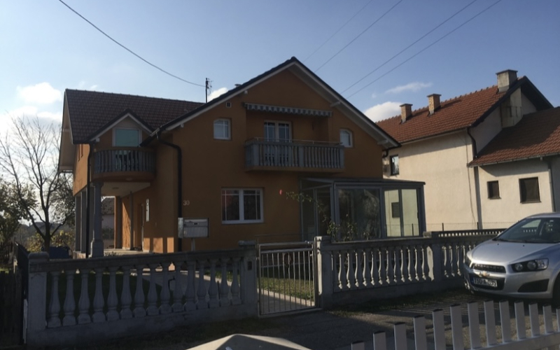 Na prodaju kuca
