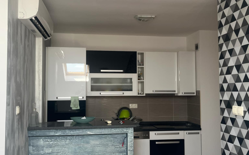 Na prodaju trosoban namješten stan 72m2 u Bijeljini