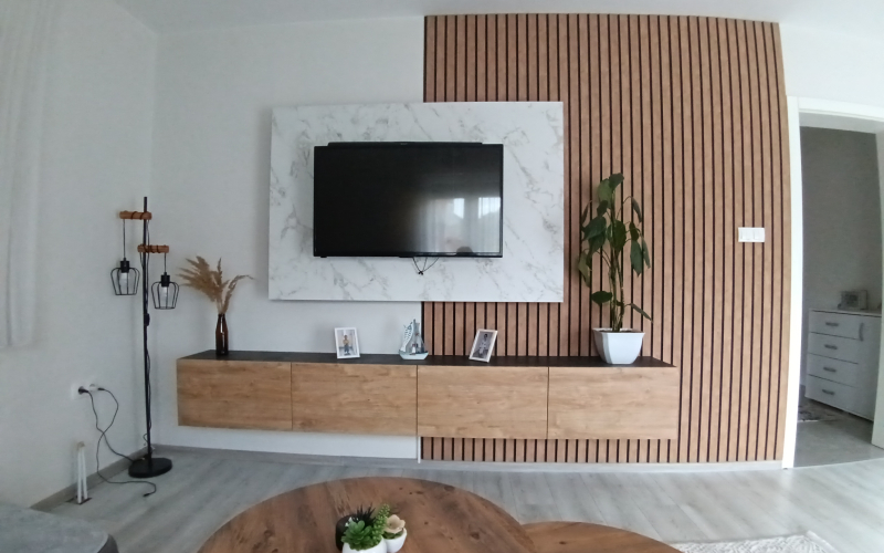 TV KOMODE