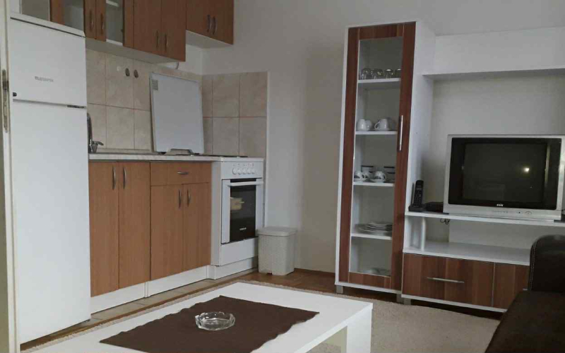 Na prodaju namještena garsonjera 24m2 u Bijeljini