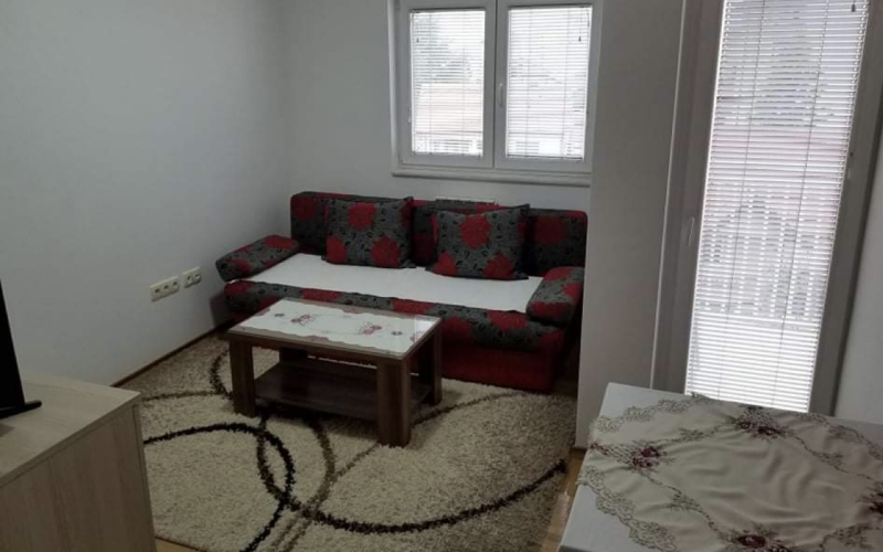 Izdajem stan 31m², Račanska 27, Bijeljina