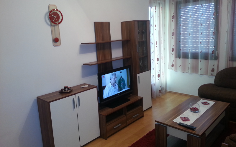 Izdajem lijep jednosoban stan 40m²
