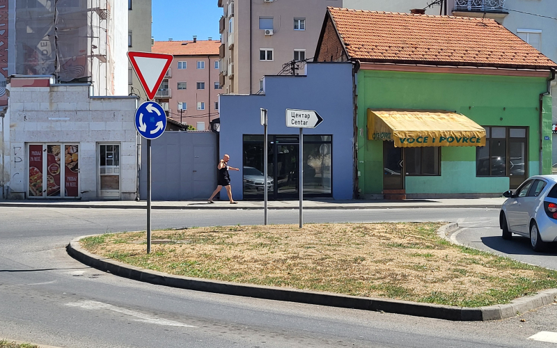 Izdajem poslovni prostor - 70 m² (u papirima 62 m²)