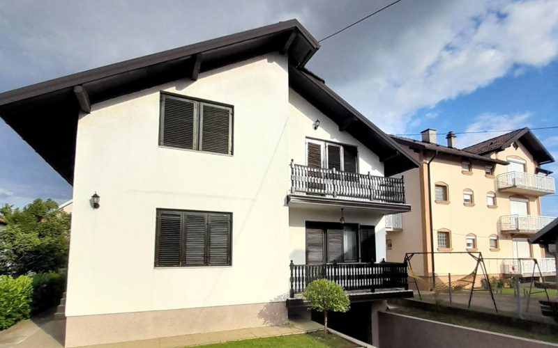 Kuća / Bijeljina ( povoljno )