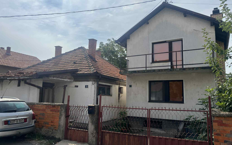 Na prodaju kuća u Bijeljini u blizini Sokolsog doma