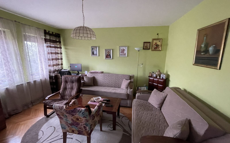 Na prodaju stan u centru Bijeljine 58m2 4 sprat bez lifta