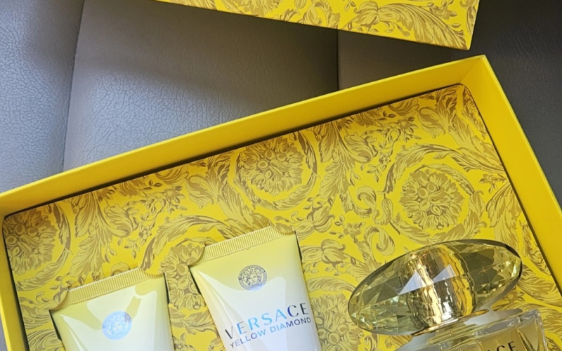 VERSACE YELLOV DIAMOND SET 130KM
