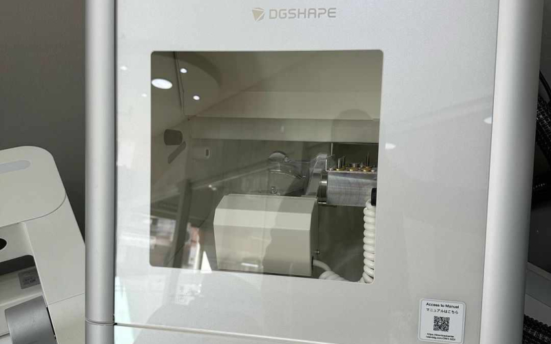 Roland DWX-52D 5-Axis Dental Milling Machine