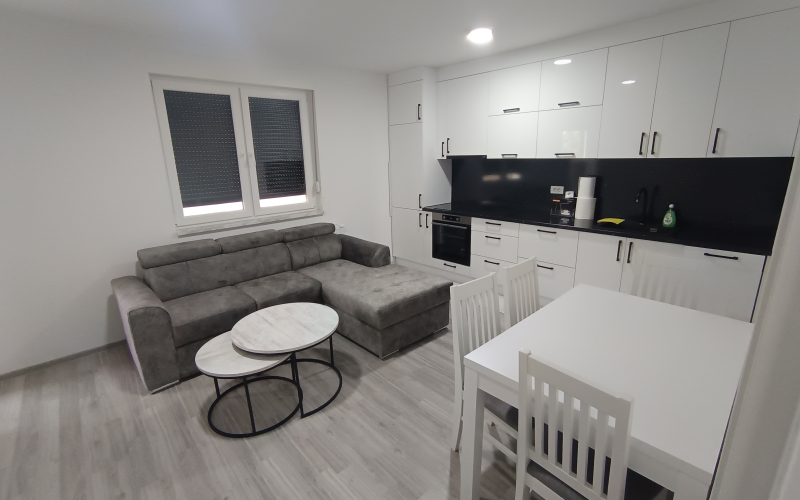 Izdajem stan u novoj zgradi