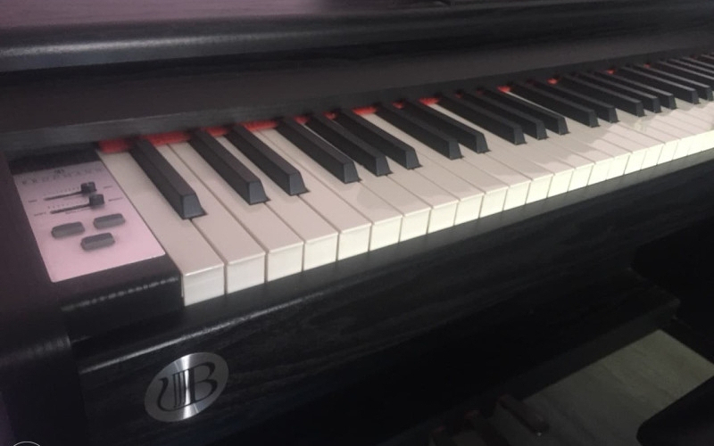 Na prodaju klavir!